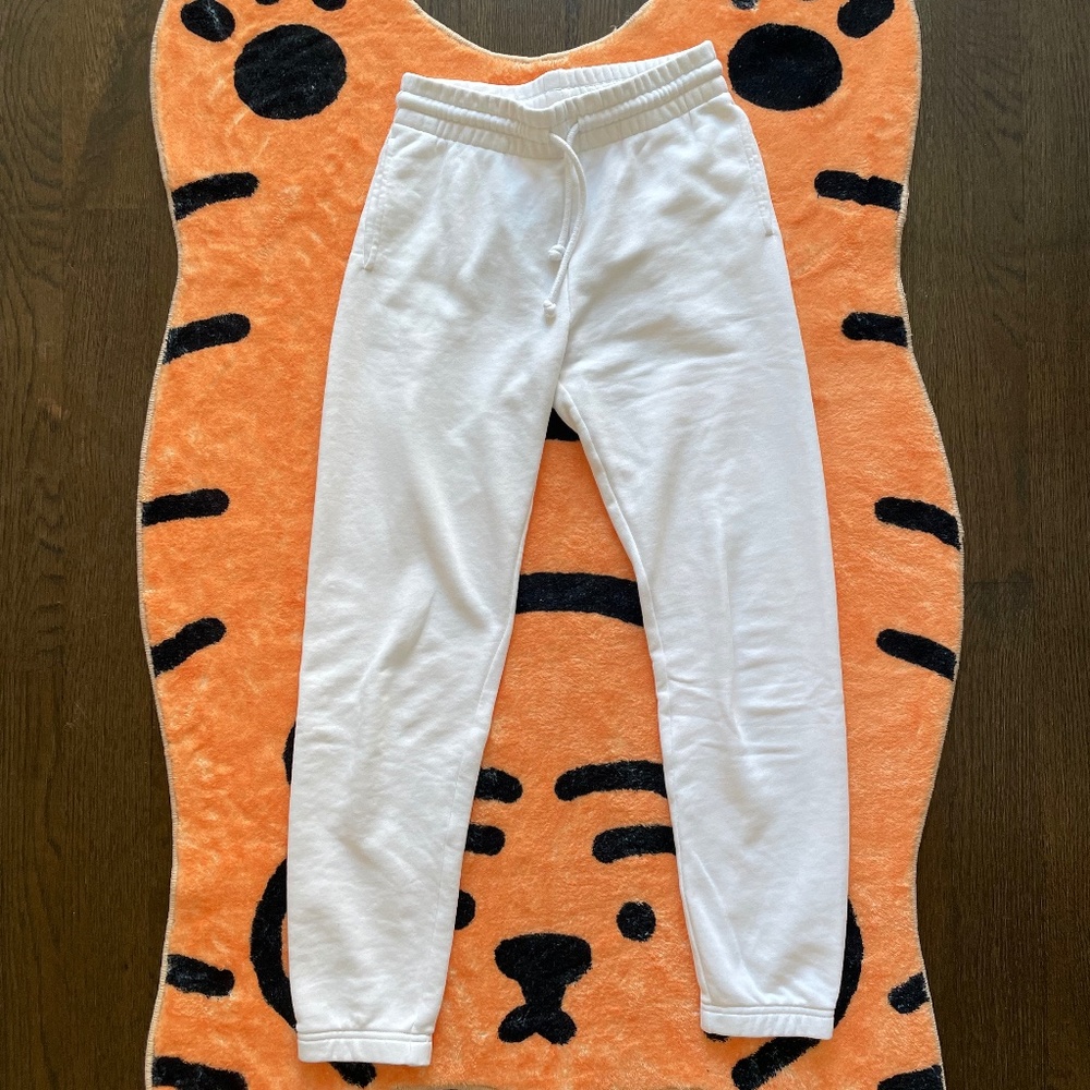 TNA airy fleece sweatpants, XXS, rarely worn w/no flaws!